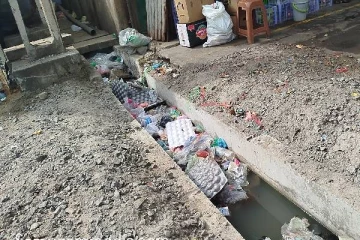 நோய் பரவும் அபாயத்தில் காணப்படும் யாழ் நகர மத்திய பகுதி ; வியாபாரிகள் மற்றும் பொது மக்கள் விசனம்