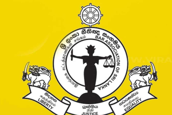 சட்டத்தரணிகள் இலச்சினையை வாகனங்களில் இருந்து அகற்ற சட்டத்தரணிகள் கடும் எதிர்ப்பு | Lawyers Oppose Logo Removal On Cars