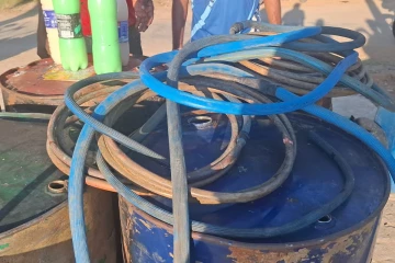 மட்டக்களப்பில் நீருக்கடியில் பாரிய கசிப்பு உற்பத்தி நிலையம் - பொலிஸார் முற்றுகை