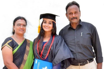 எல்லோரும் என்னை பார்த்த விதமே வேறு! நிஜத்தில் பட்டதாரியான பாண்டியன் ஸ்டோர்ஸ் இளம் நடிகை