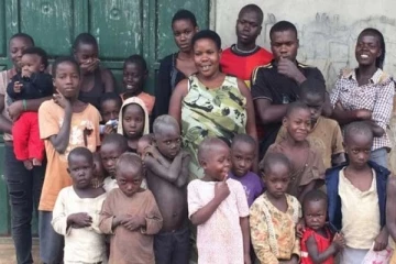 44 குழந்தைகளை பெற்றெடுத்த 40 வயது ஆப்பிரிக்க பெண்!