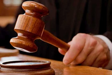 ජනපති මන්දිරයේ ඇඳ ඇතිරිල්ලක් සොරකම් කළ සැකකරුට අධිකරණය දුන් නියෝගය..