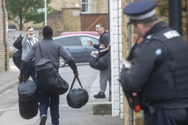 பிரித்தானியாவில் அவசர வேலை திட்டத்தின் கீழ் 38,000 கைதிகள் விடுதலை | 38 000 Prisoners Released Uk Pm Keir Starmer