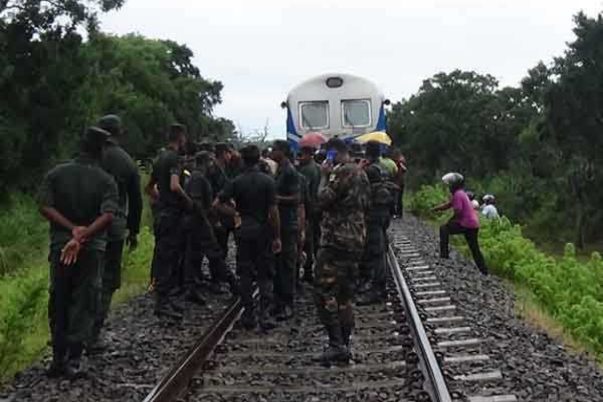 ரயிலில் மோதி வெளிநாட்டுப் பிரஜை உயிரிழப்பு | Foreign National Killed After Being Hit By Train