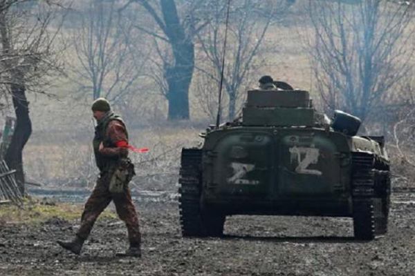 ரஷ்ய ராணுவ வாகனங்களில் 