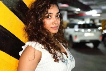 க்யூட் லுக்கில் ரசிகர்களை ஈர்க்கும் நடிகை சான்வே மேகனா