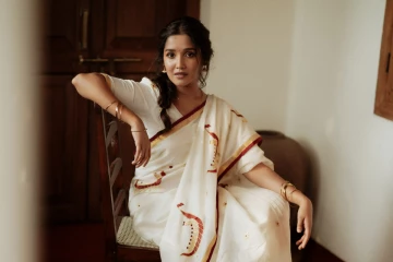 நடிகை அனிகா சேலையில் அழகிய லேட்டஸ்ட் போட்டோஷூட்