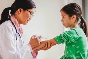 பாடசாலை மாணவர்களுக்கு ஒற்றைத் தடுப்பூசி!