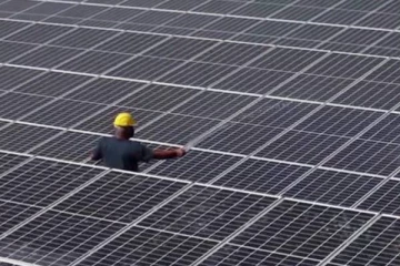 பிரேசிலில் காடுகளை பாதுகாக்க பத்தாயிரம் சோலார் பேனல்