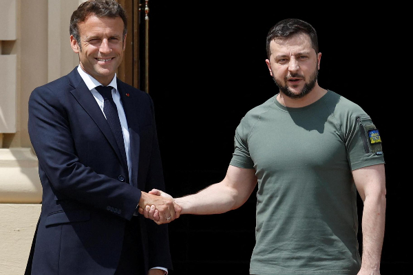 நேட்டோவில் உக்ரைன் இணைய வாய்ப்பில்லை; பிரான்ஸ் ஜனாதிபதி | Ukraine Unlikely Join Nato President Of France