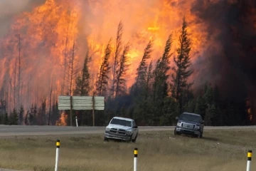 கனடாவிற்கு தீயணைப்புப் படையினரை அனுப்பி வைக்கும் நேச நாடு