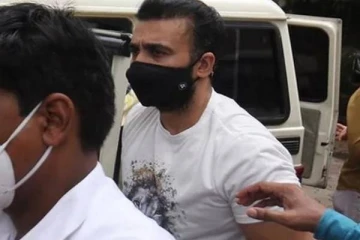 வலுக்கட்டாயமாக பெண்களை ஆபாச படமெடுத்த ராஜ்குந்த்ரா.. ஷில்பாவுக்கும் தொடர்பா? விசாரணையில் அதிர்ச்சி!