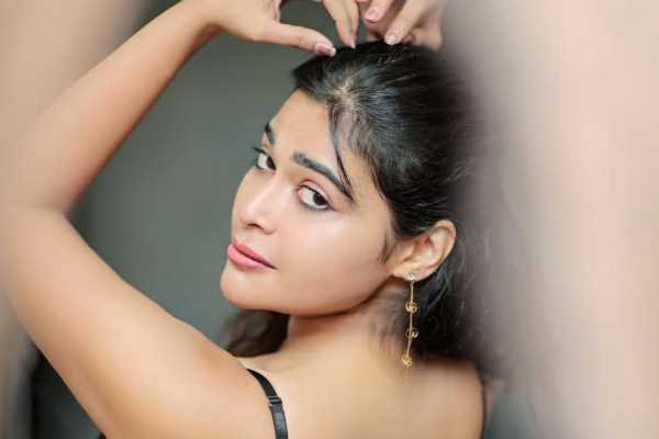 உலகத்தில் பெஸ்ட் உனக்கு நீயே!! நடிகை தர்ஷா குப்தாவின் கிளாமர் கிளிக்ஸ் இதோ.. | Actress Darsha Gupta Recent Photoshoot Photos