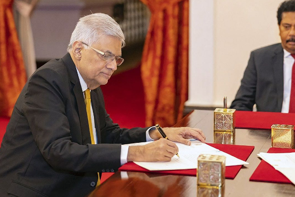 இன்று ரணிலின் கனவு நினைவாகும் நாள்! | Ranil As Interim President