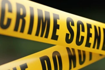 අභිරහස්ව මියගිය පුද්ගලයෙක්ගේ මළ සිරුරක් හමු වෙලා - මියගිය සුනඛයෙකු ද ඔහු අසලින්ම ඉදලා.