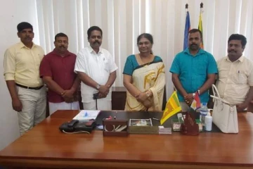 பிள்ளையையும் கிள்ளி தொட்டிலையும் ஆட்டும் தமிழ் அரசியல்வாதிகள்: வர்த்தகர்கள் கடும் விசனம்!