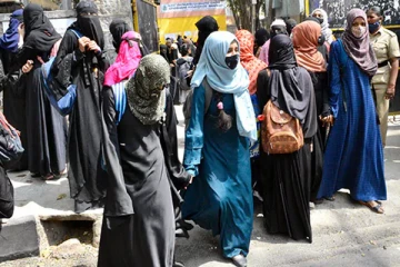 ஹிஜாப் தீர்ப்பு எதிரொலி..நாளை கர்நாடகாவில் இஸ்லாமிய அமைப்புகள் போராட்டம்..!