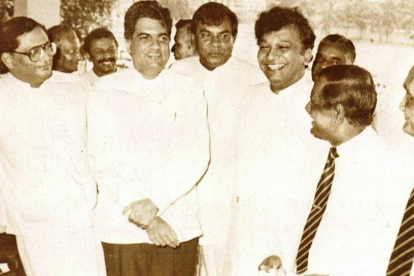 தினேஸ் குணவர்தன பிரதமராகும் சந்தர்ப்பம்! வெளியான தகவல் | Dines Gunawardena Becoming Prime Minister தினேஸ் குணவர்தன பிரதமராகும் சந்தர்ப்பம்! வெளியான தகவல் | Dines Gunawardena Becoming Prime Minister