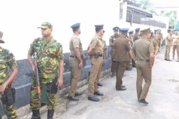 மாத்தறை சிறைச்சாலை மோதல் : கைதிகள் வேறு சிறைகளுக்கு மாற்றம்