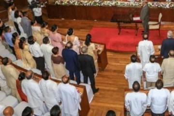 නව අග්‍රාමාත්‍යවරයා සහිත නව ආණ්ඩුවේ කැබිනට්ටුව පත් වන්නේ මෙහෙමයි..