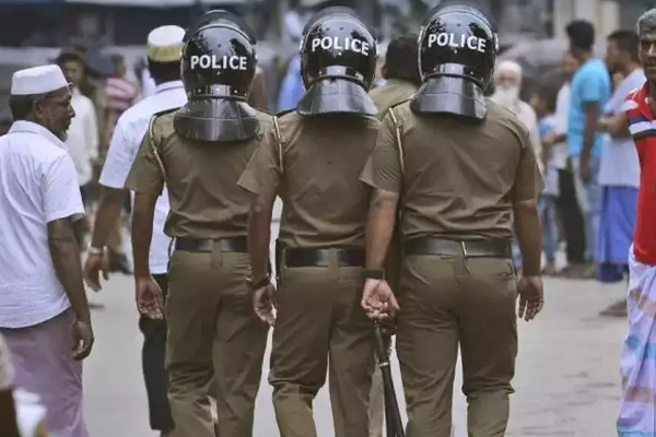 கர்ப்பிணி பெண் பயணித்த உந்துருளியை மோதித்தள்ளிய வாகனம்..! முல்லைத்தீவில் சம்பவம் | Accident In Mullaitivi Pregnant Woman Injured