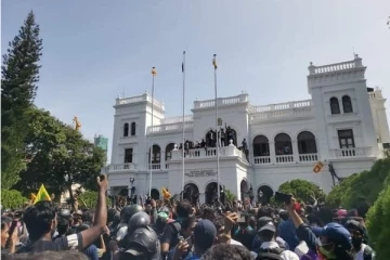 ஜனாதிபதி மாளிகை, பிரதமர் அலுவலகம் கைப்பற்றப்பட்டதன் பின்னணி தொடர்பில் வெளியான தகவல்