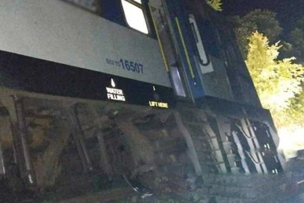 காட்டு யானைகள் மீது மோதி தடம் புரண்ட புகையிரதம்! | The Train Hit The Wild Elephants And Derailed