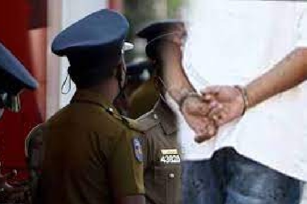 இலங்கையில் கைவரிசையை காட்டிய இந்தியர்கள் கைது | Indians Arrested In Sri Lanka