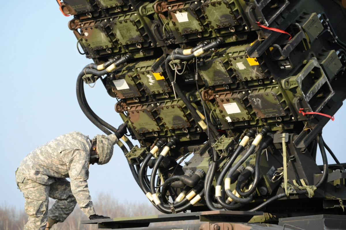 மத்திய கிழக்கு போரால் உக்ரைனுக்கு பேரிடி! கவலையில் ஜெலென்ஸ்கி | Ukraine Faces Missile Shortage Due To Iran War