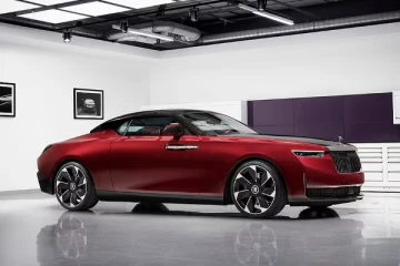 கண்ணைக் கவரும் புதிய Rolls-Royce லா ரோஸ் நொயர்; மலைக்கவைக்கும் விலை!