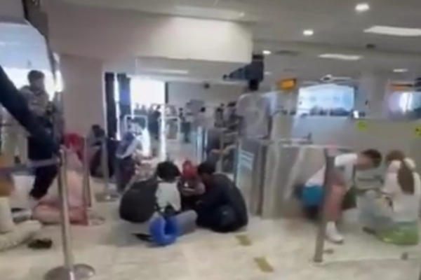 கட்டுநாயக்க விமான நிலையத்தில் ஏற்பட்ட குழப்பநிலை | Immigration System Restored At Katunayake Airport