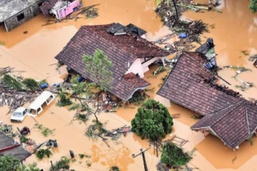 இயற்கையின் கோர தாண்டவத்தில் 123 பேர் பலி; 130 பேர் மாயம்