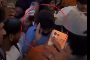 தியேட்டரில் கூட்டத்தில் சிக்கிக்கொண்ட கவின்.. வெளியே எப்படி வந்திருக்கிறார் பாருங்க