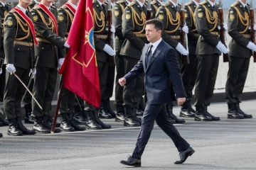 உக்ரைனை மீண்டும் விரைவில் கட்டமைப்போம்:  ஜனாதிபதி ஜெலென்ஸ்கி சபதம்!