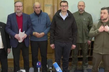 தாக்குதல்களுக்கு மத்தியில் மூன்று நாட்டு தலைவர்கள் உக்ரைனுக்கு திடீர் பயணம்! (காணொளி)