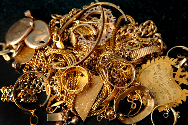 தங்கத்தின் விலையில் இன்று ஏற்பட்ட திடீர் மாற்றம் | The Sudden Rise In The Price Of Gold