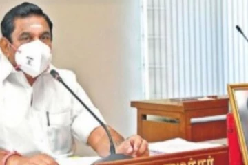 பயிர்க்கடன் தள்ளுபடிக்கான ரசீதை விவசாயிகளுக்கு வழங்கினார் முதல்வர்