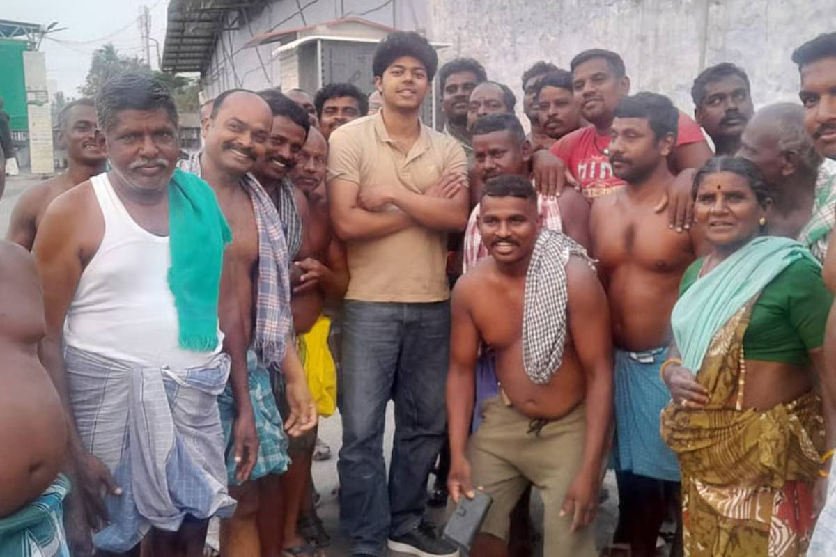 பெயரை மாற்றிய விஜய் மகன் சஞ்சய் - சிக்மா படம் ரிலீஸ்... போஸ்டரில் டுவிஸ்ட் | Jason Sanjay Changed Vijay S Initials Sigma Twist பெயரை மாற்றிய விஜய் மகன் சஞ்சய் - சிக்மா படம் ரிலீஸ்... போஸ்டரில் டுவிஸ்ட் | Jason Sanjay Changed Vijay S Initials Sigma Twist