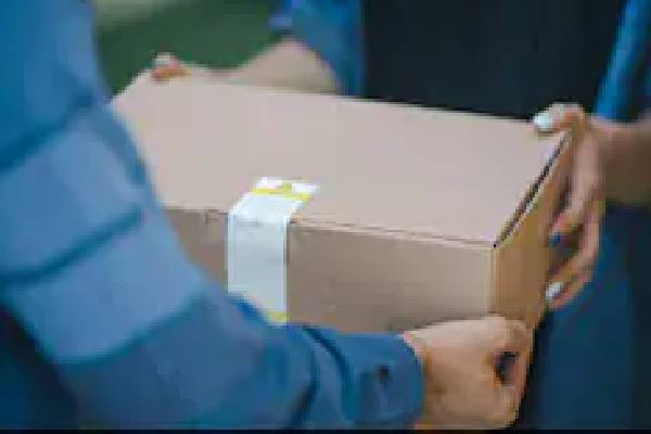 அமெரிக்காவில் பெரும் பரபரப்பு ; ஒன்லைன் கொள்வனவில் வந்த மனிதக் கை | Huge Stir America Human Hand Found Online Shopping அமெரிக்காவில் பெரும் பரபரப்பு ; ஒன்லைன் கொள்வனவில் வந்த மனிதக் கை | Huge Stir America Human Hand Found Online Shopping