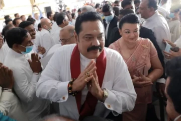 மீண்டும் மத வழிபாடுகளில் நாட்டம் காட்டும் மகிந்த