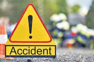 காருடன் மோட்டார் சைக்கிள் மோதி விபத்து: ஒருவர் காயம்