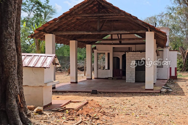 யாழ். காங்கேசன்துறையில் ஞான வைரவர் ஆலயம் முன்னால் புத்தர் சிலை! | Buddhist Statue In Kks Jaffna Hindu Temple