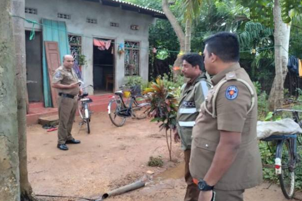 யாழில் முக்கிய பகுதியொன்றில் திடீர் சுற்றிவளைப்பை மேற்கொண்ட பொலிஸார்! | Jaffna Kopay Drugs Use Rise Police Encirclement