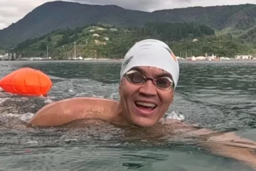 புதிய உலக சாதனை படைத்த நீச்சல் வீரர்!