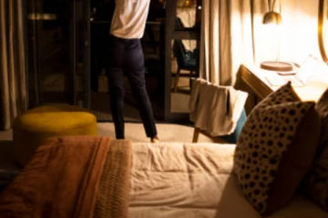 யாழில் காதலனுடன் மாயமான பதின்ம வயது சிறுமி; விடுதி உரிமையாளரின் மோசமான செயல்