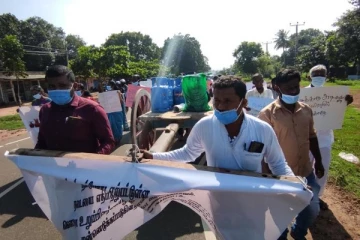 அதிகரித்துள்ள விலையேற்றத்தை கண்டித்து புதுக்குடியிருப்பில் கவனயீர்ப்பு பேரணி