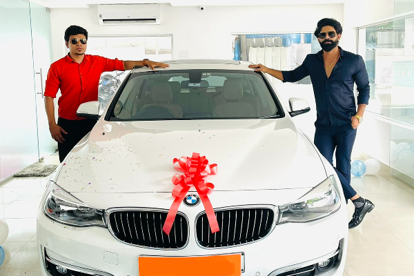 இதையும் குடிச்சிட்டு ஓட்டாத.. சொகுசு கார் வாங்கிய பிக் பாஸ் பாலாஜி முருகதாஸுக்கு நெட்டிசன்கள் அட்வைஸ் | Balaji Murugadoss New Bmw Car
