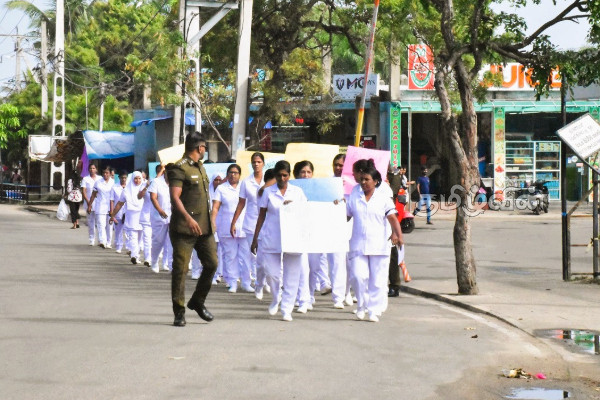 மன்னாரில் தொடரும் நகை அபகரிப்பு: பாதுகாப்பை உறுதிப்படுத்த கோரி கவனயீர்ப்பு போராட்டம் | Jewelry Heist Continues In Mannar
