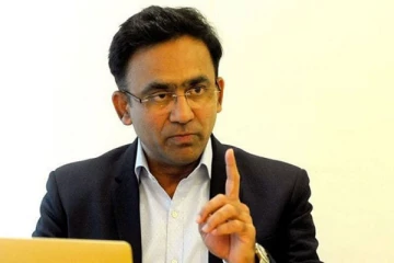 சீனியராக இருக்கலாம்.. அதுக்காக இனி அணியில் எடுப்பது சரி இல்லை - சபா கரீம்