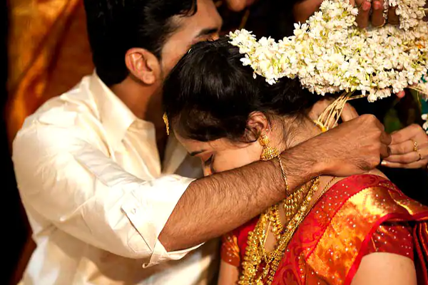 திருமணமான பெண்கள் செய்யவே கூடாத தவறுகள் என்னென்ன? | What Are The Mistakes Married Women Should